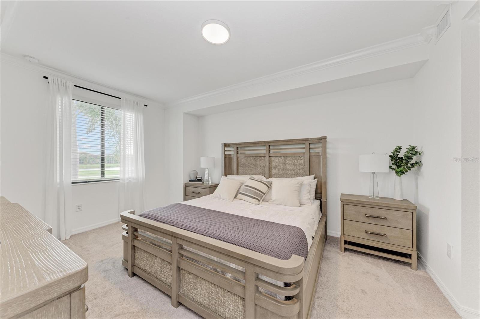 VERANDA VI AT LAKEWOOD NATIONAL PH IV - Residential Lease