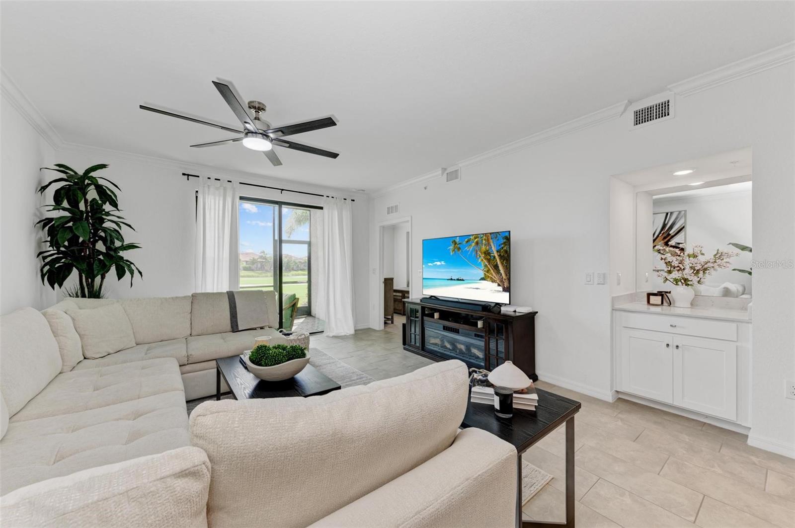 VERANDA VI AT LAKEWOOD NATIONAL PH IV - Residential Lease