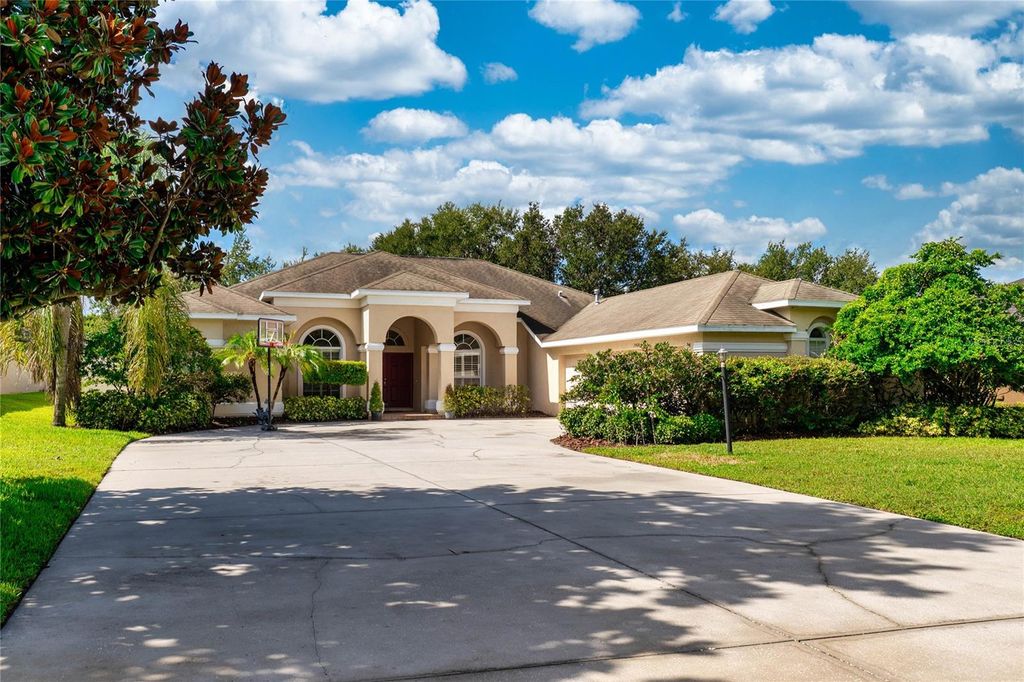 Photo of 2906 Hillside Ramble Drive, Brandon, FL 33511 (MLS # TB8414036)