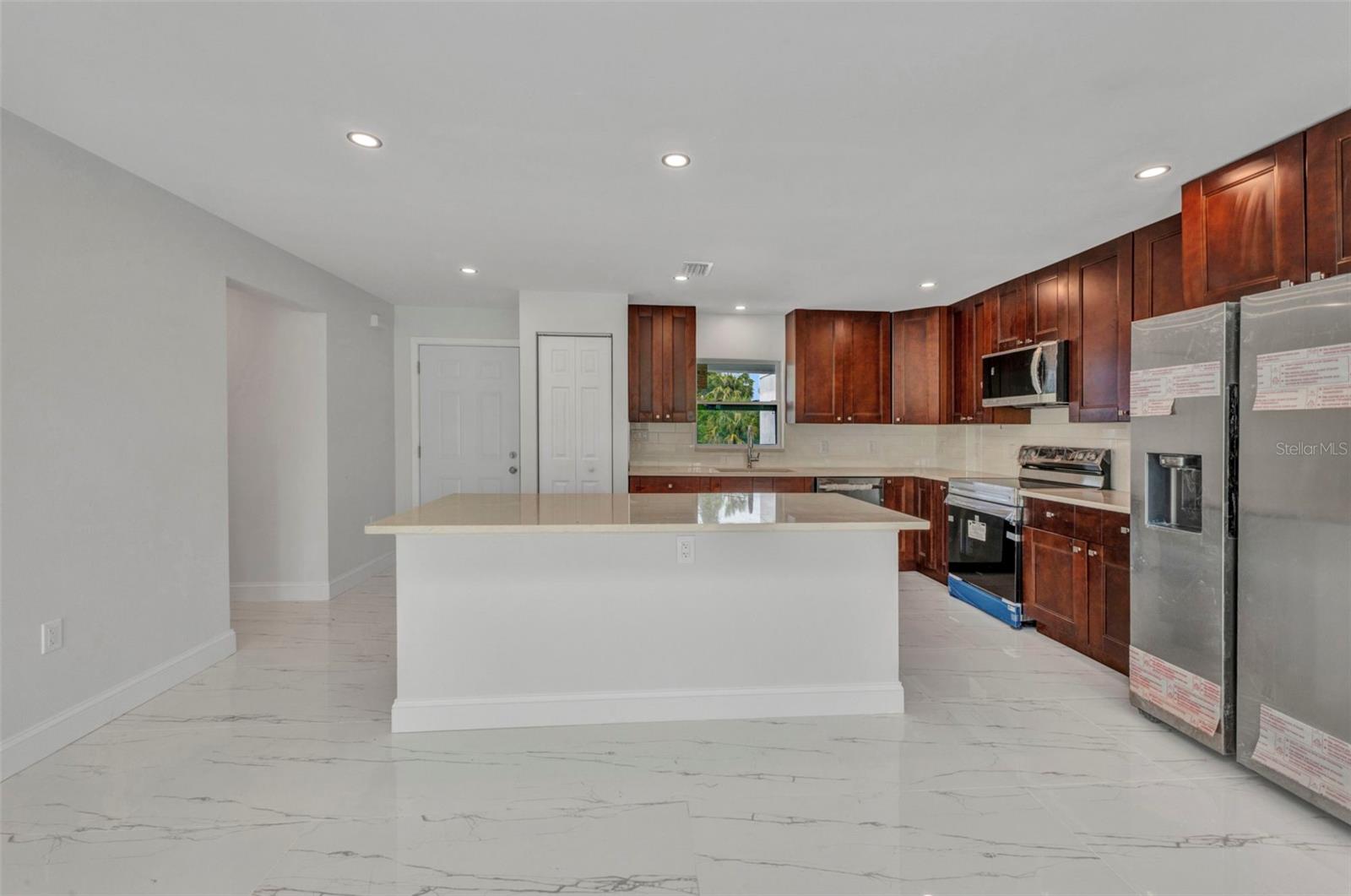 PORT CHARLOTTE SUB 07 - Residential Lease