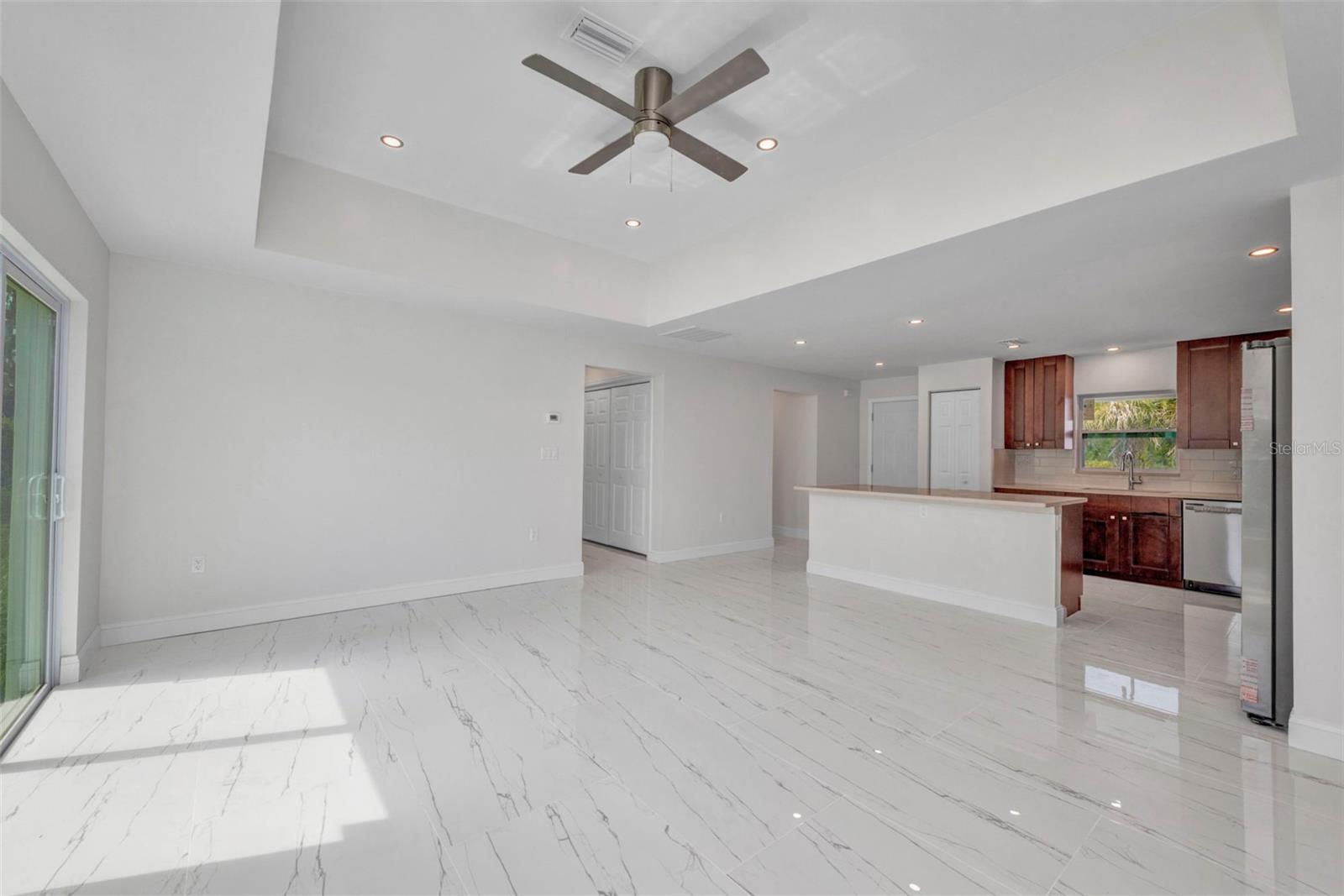 PORT CHARLOTTE SUB 07 - Residential Lease