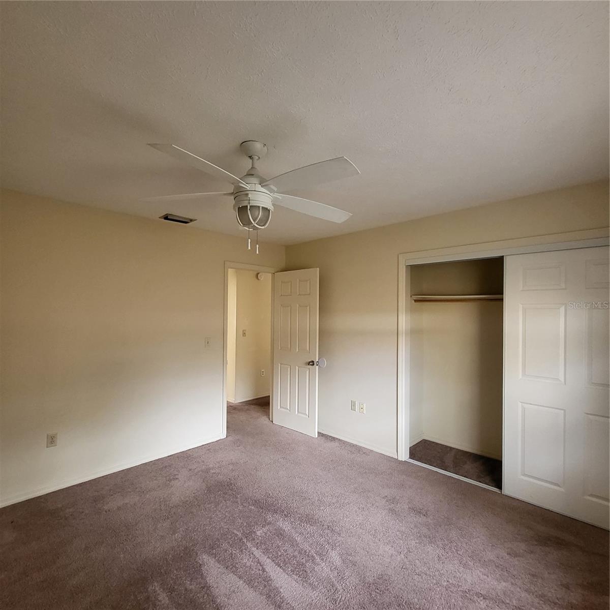 LAKE PALMS SEC 2 - Residential Lease