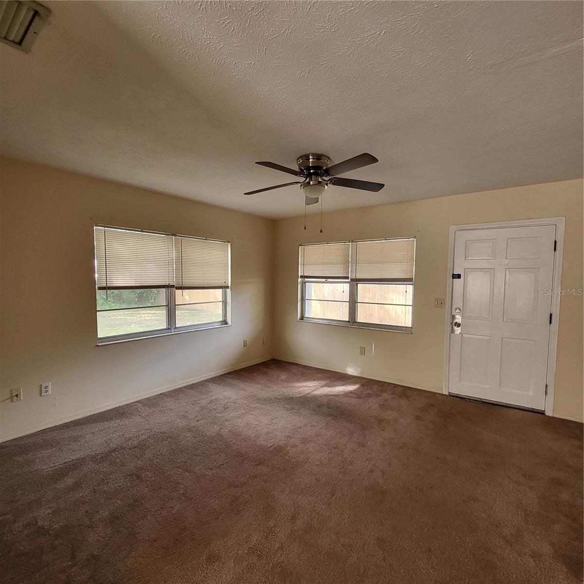 LAKE PALMS SEC 2 - Residential Lease