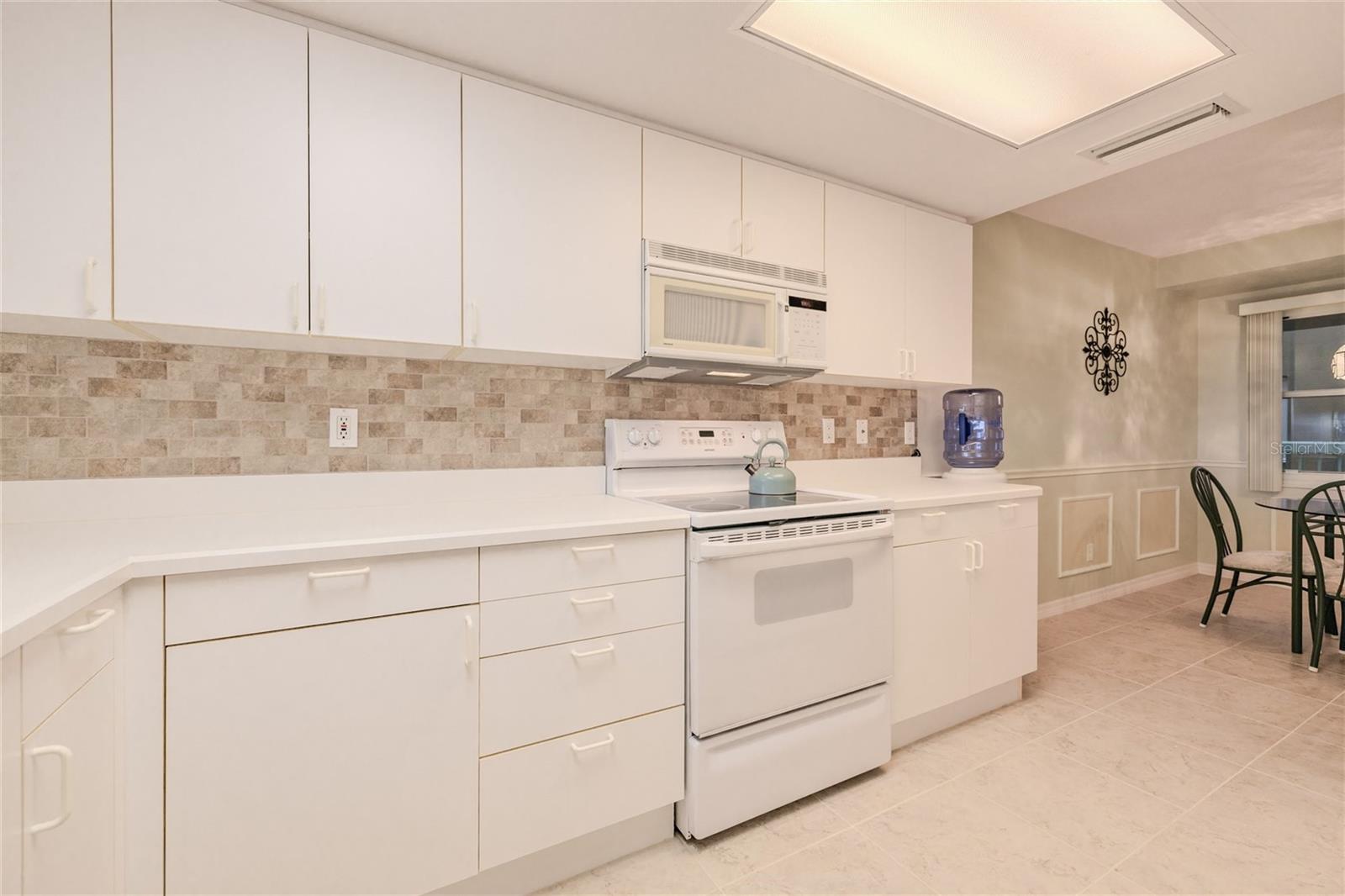4 OCEANS WEST BOULEVARD 407B