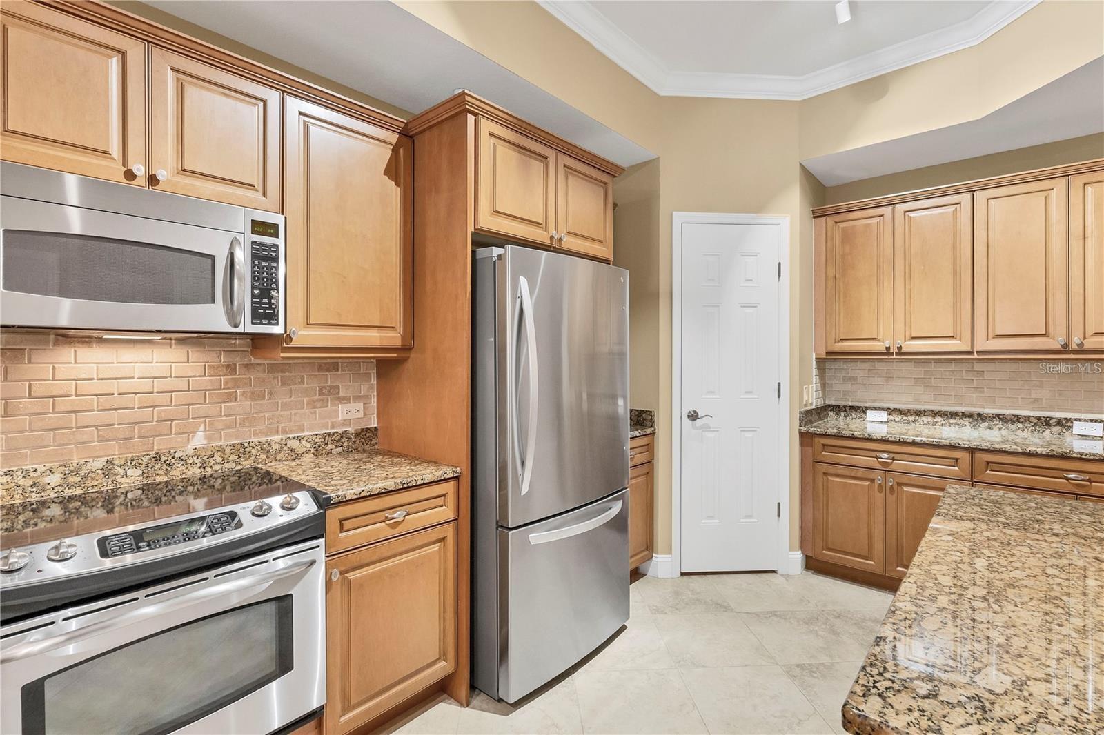 LAKE VISTA RESIDENCES PH III - Residential Lease