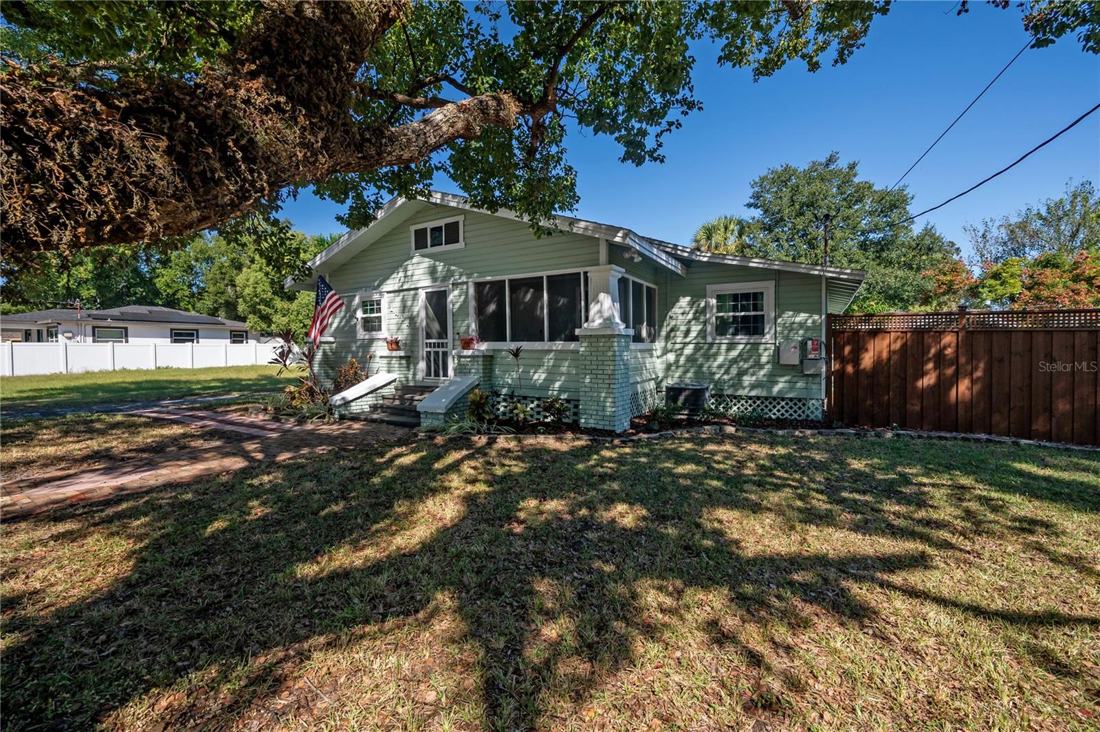 1404 E CAYUGA STREET