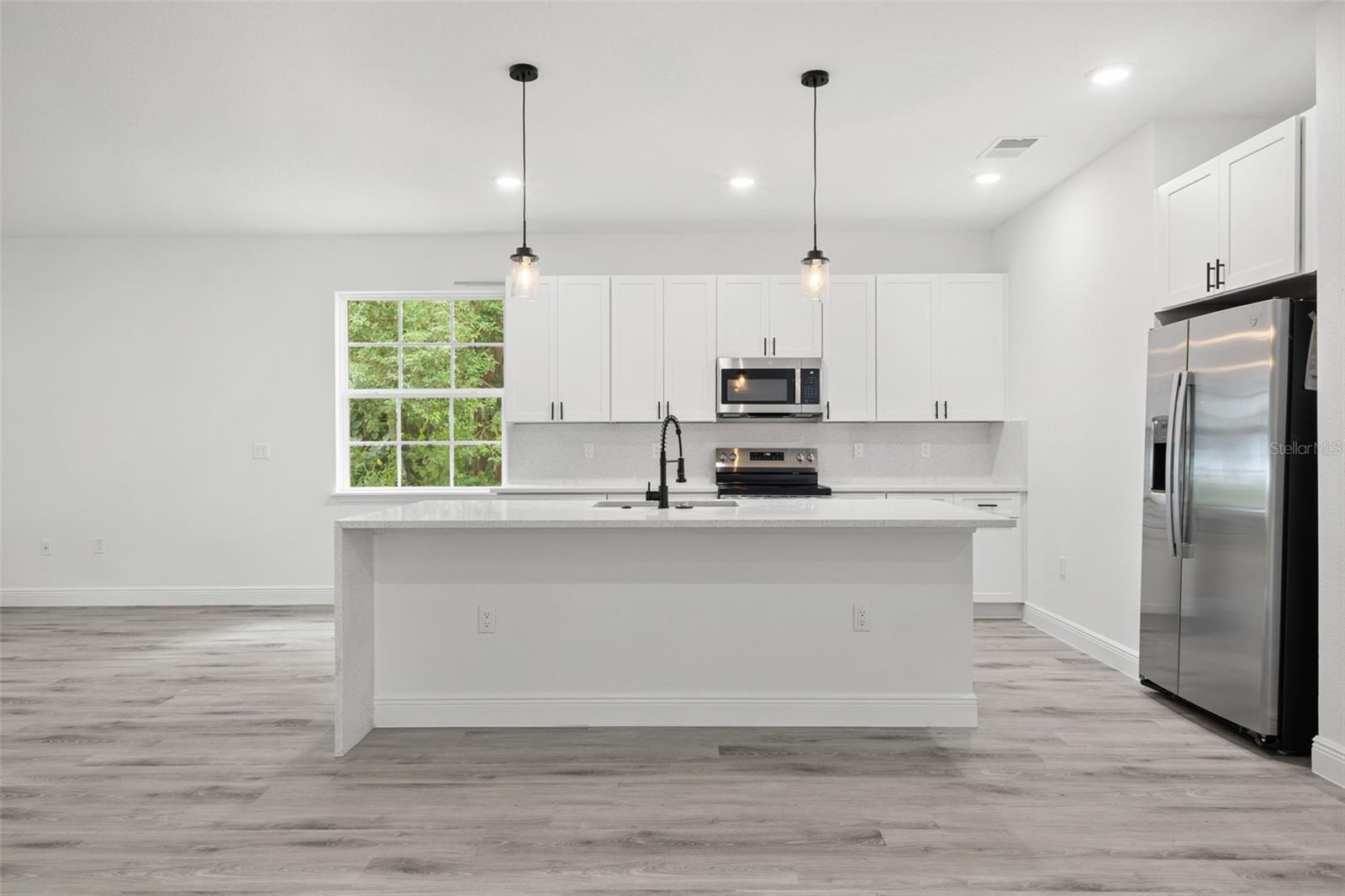 ROSELAND PARK - Residential Lease