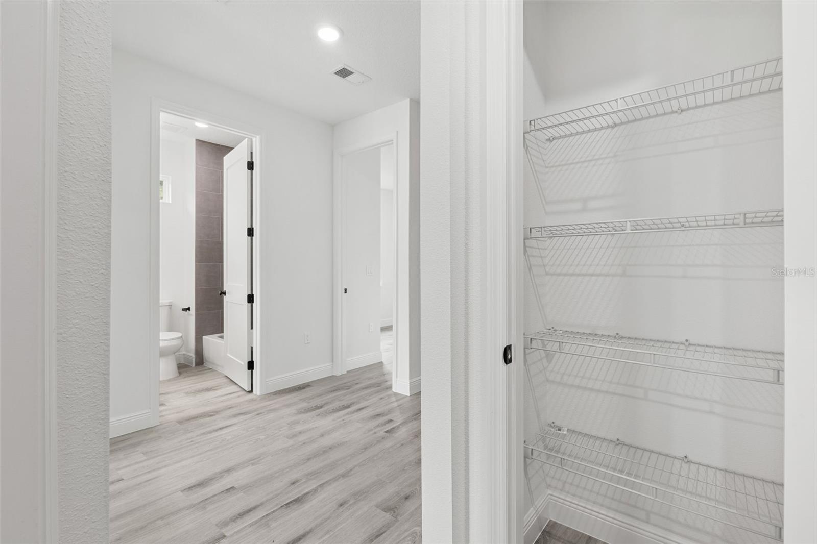 ROSELAND PARK - Residential Lease