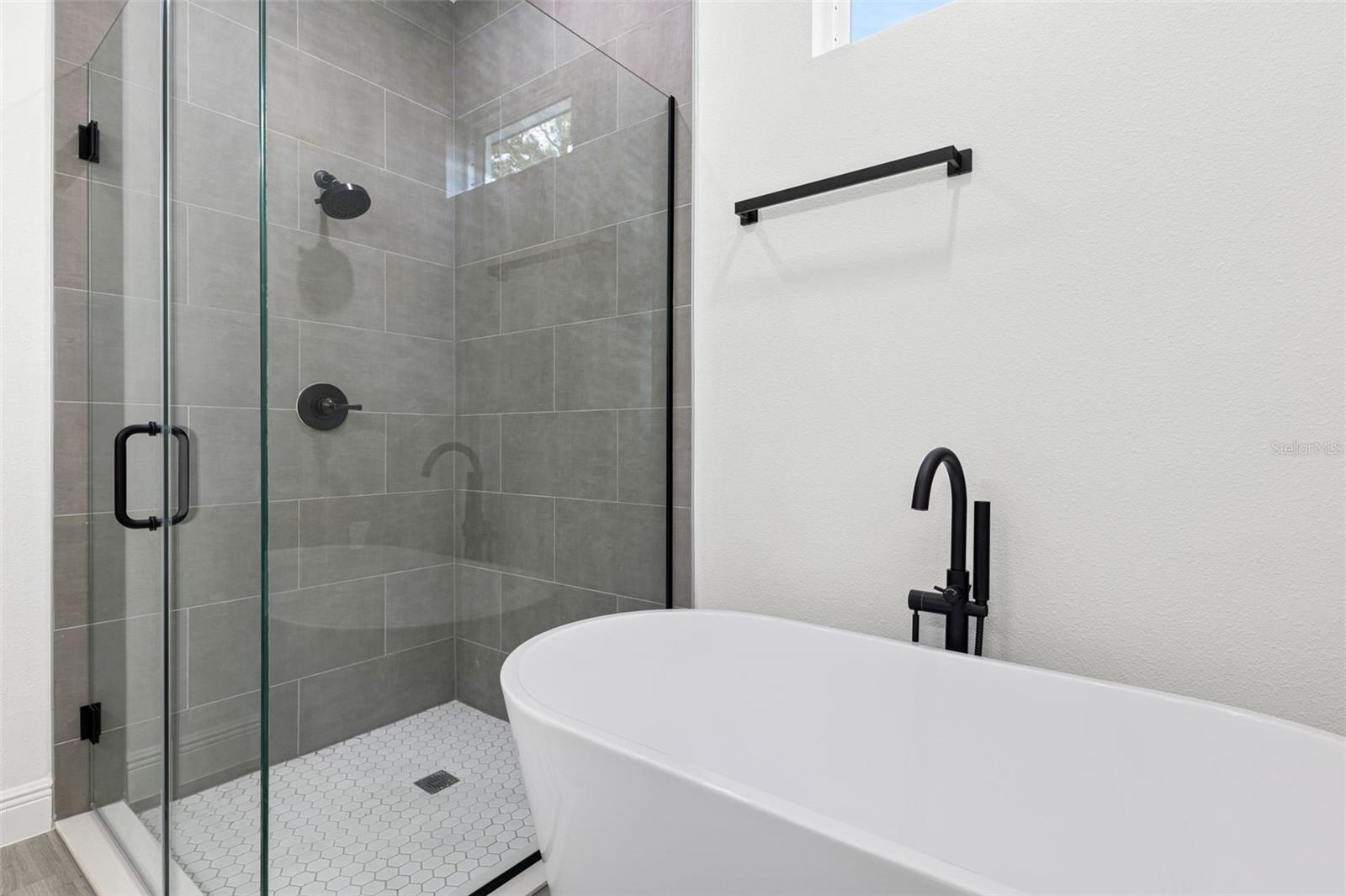 ROSELAND PARK - Residential Lease