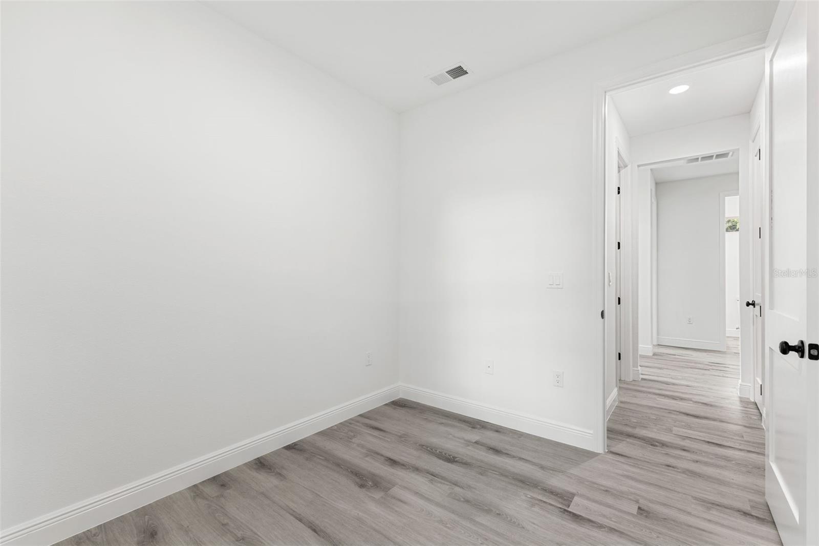 ROSELAND PARK - Residential Lease