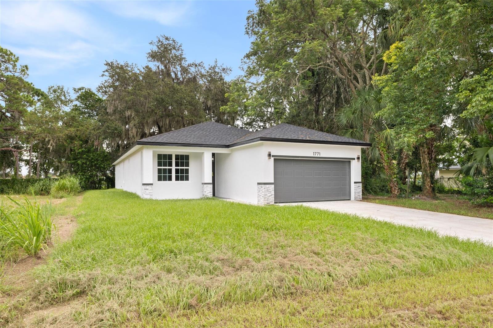 ROSELAND PARK - Residential Lease