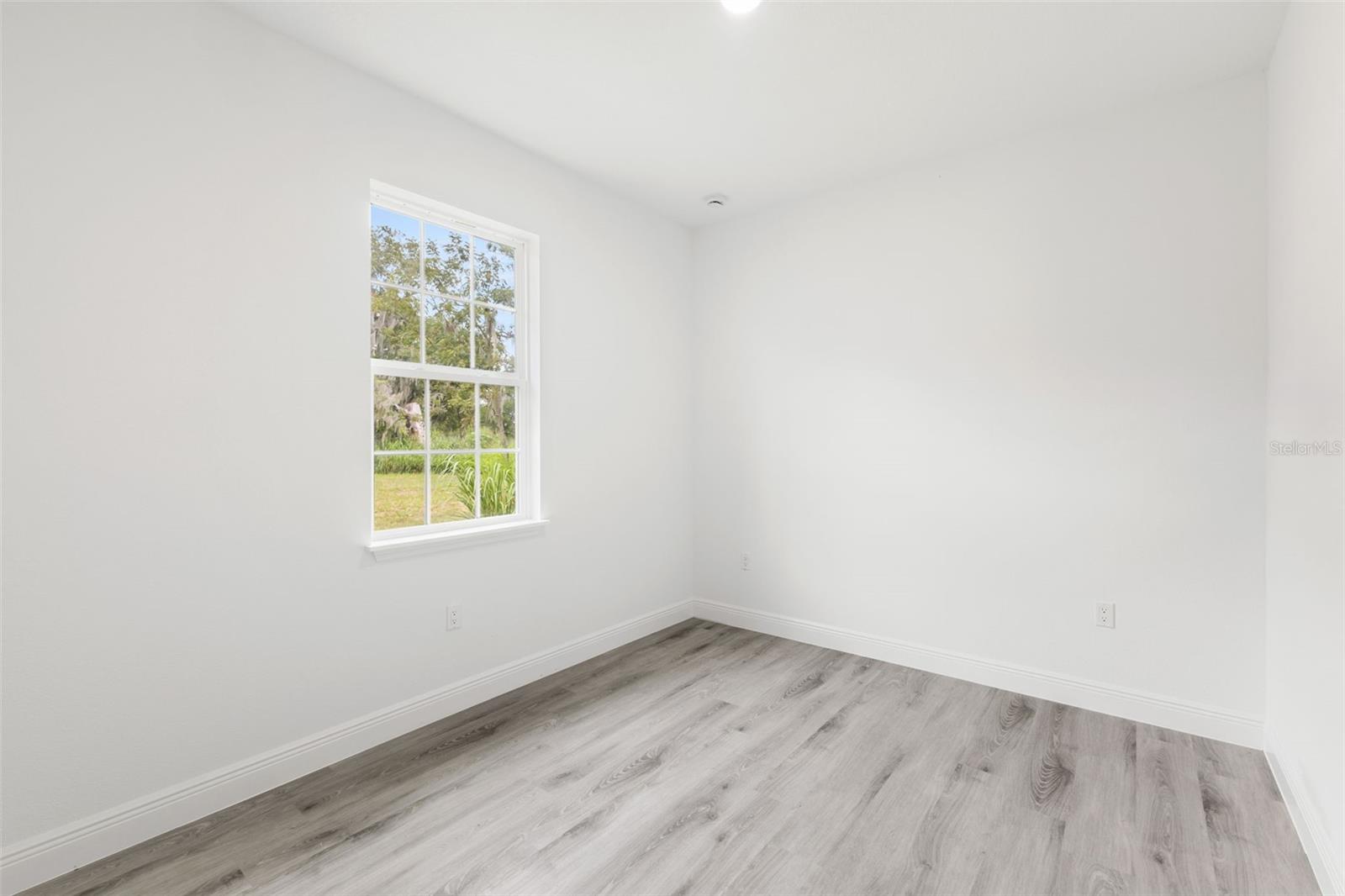 ROSELAND PARK - Residential Lease