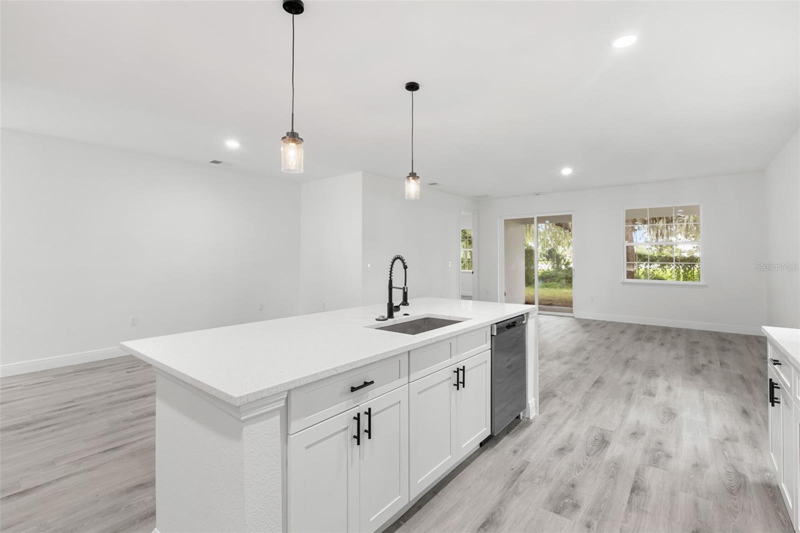 ROSELAND PARK - Residential Lease