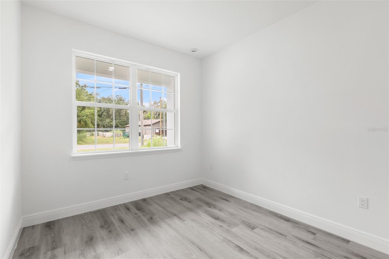 ROSELAND PARK - Residential Lease