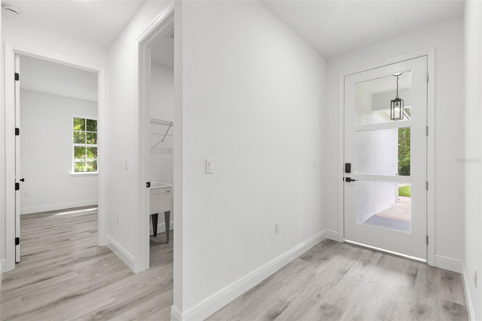 ROSELAND PARK - Residential Lease