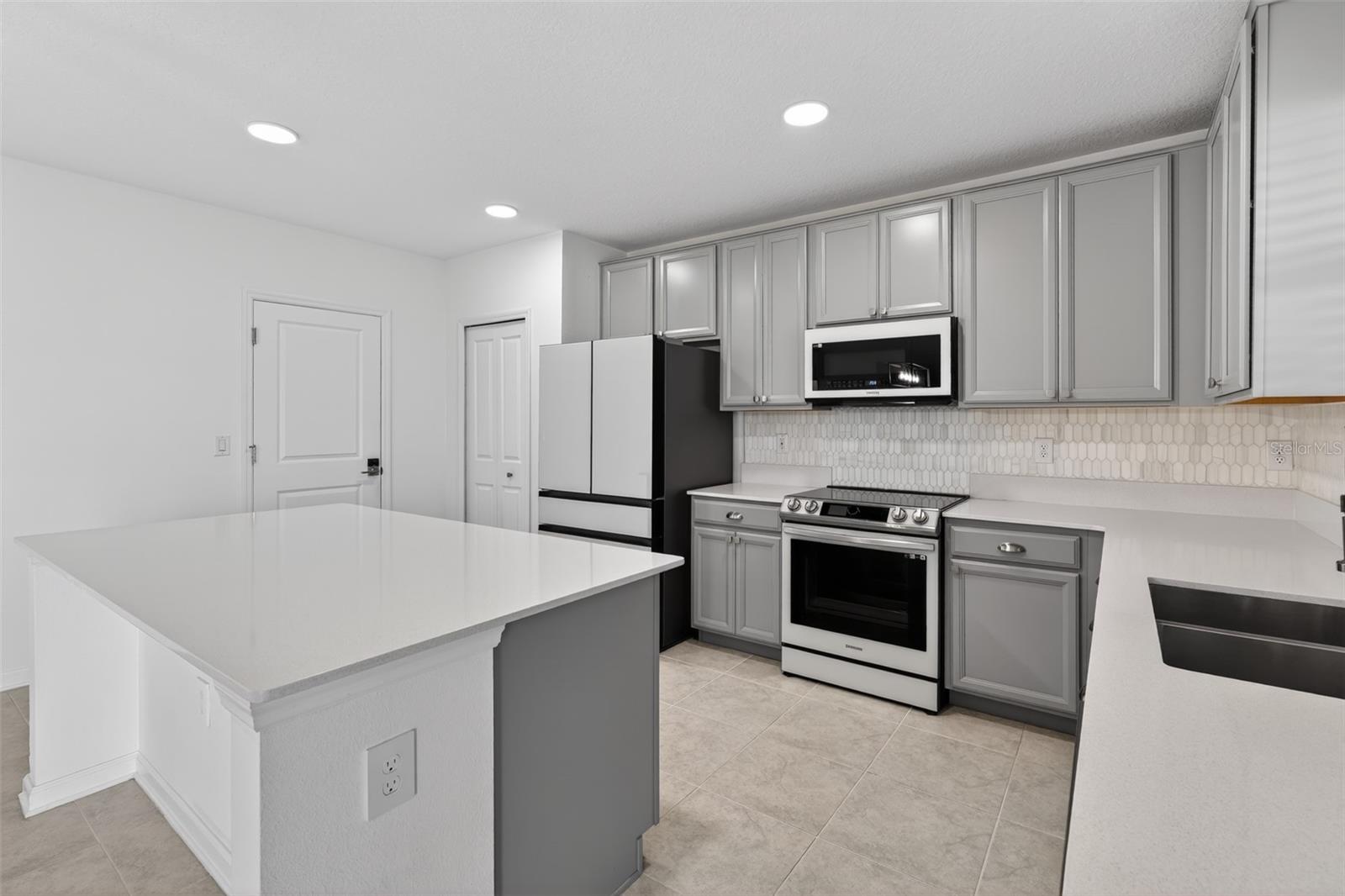 OLD HICKORY 50S - Residential