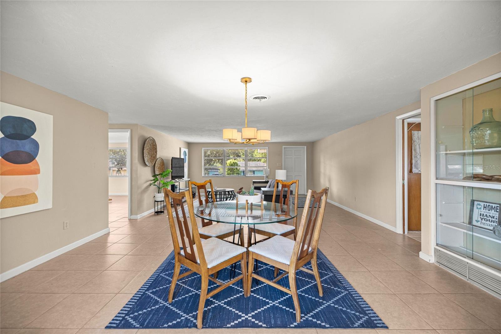 RAINBOW S END ESTATE - Residential