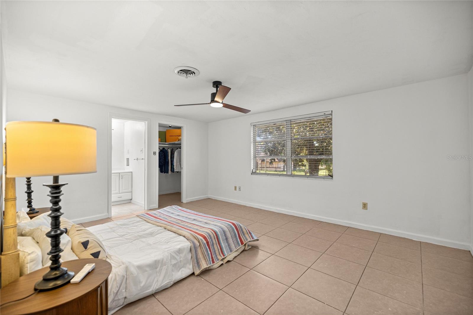 RAINBOW S END ESTATE - Residential