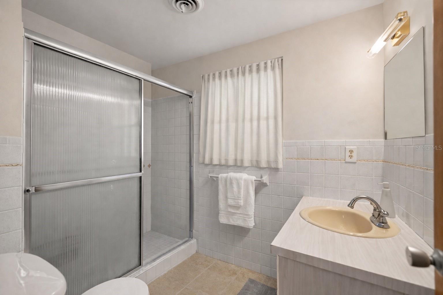 RAINBOW S END ESTATE - Residential