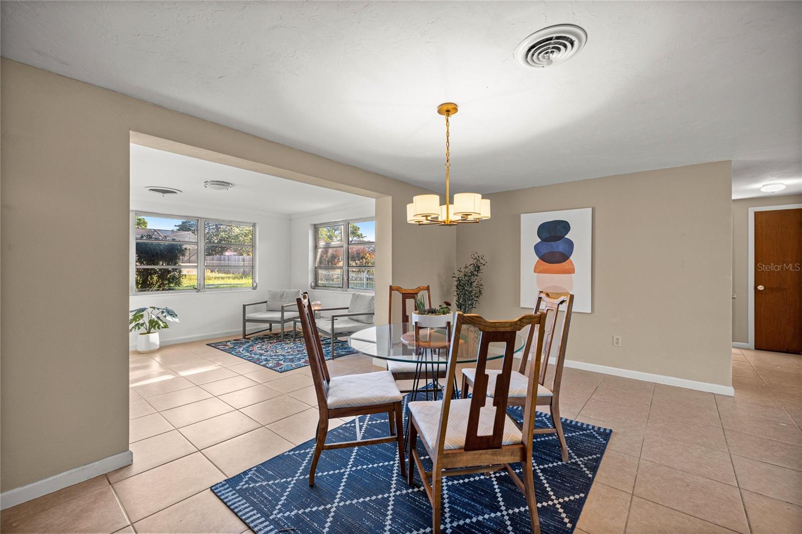 RAINBOW S END ESTATE - Residential