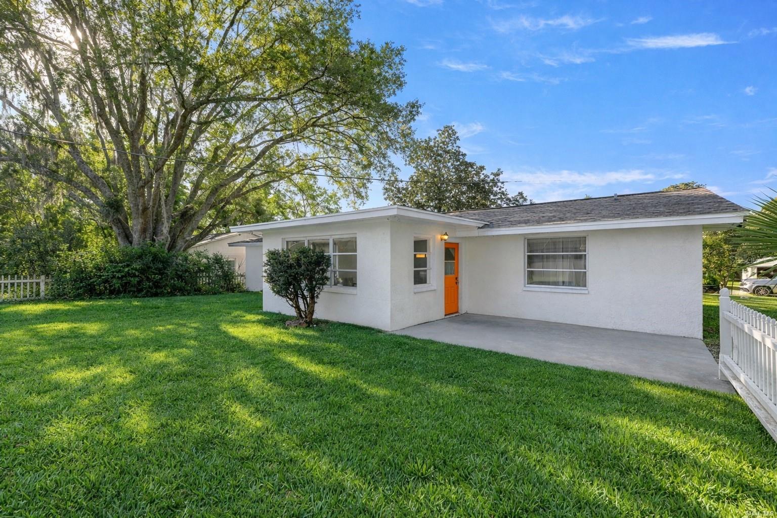 RAINBOW S END ESTATE - Residential