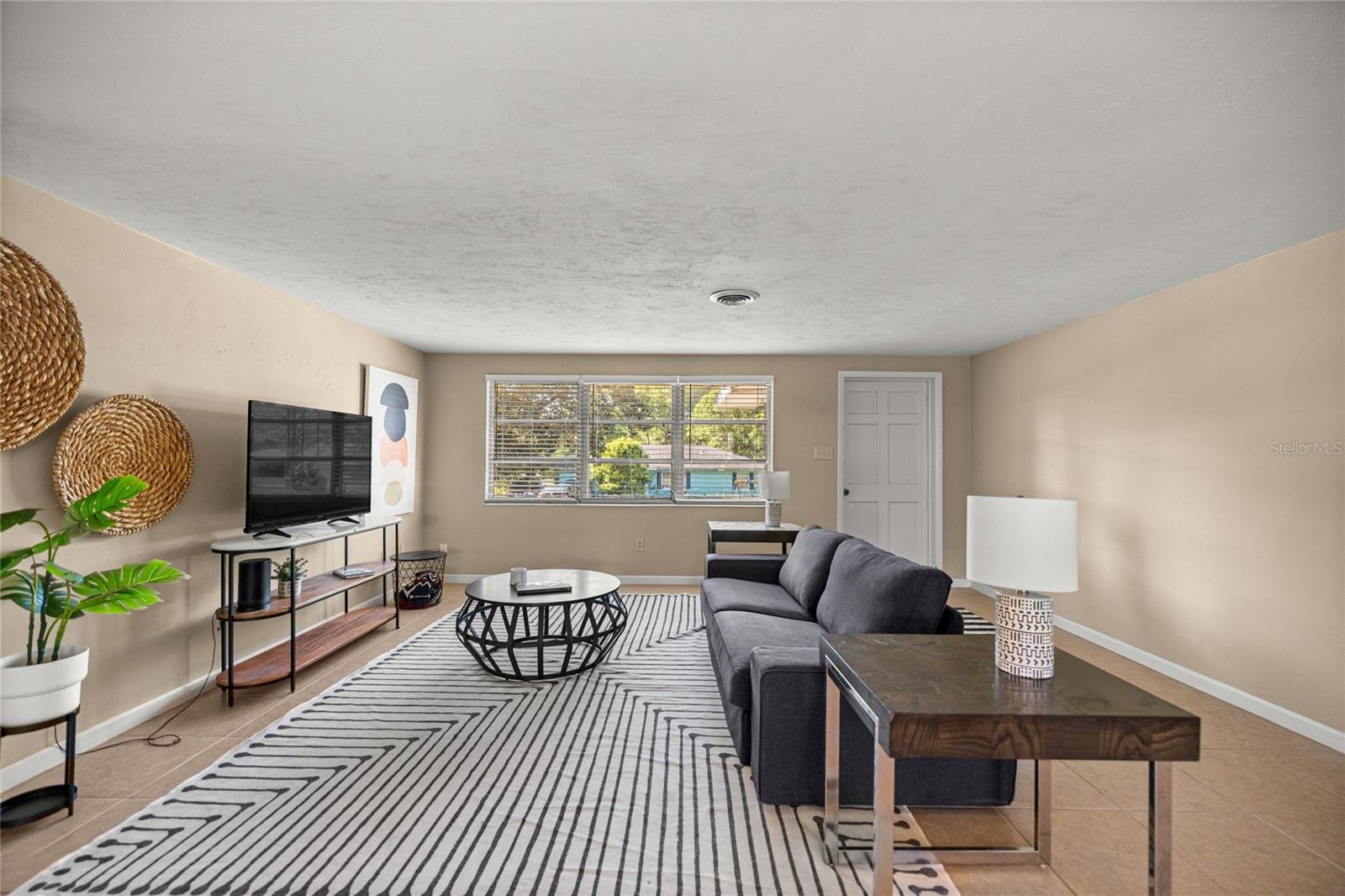 RAINBOW S END ESTATE - Residential