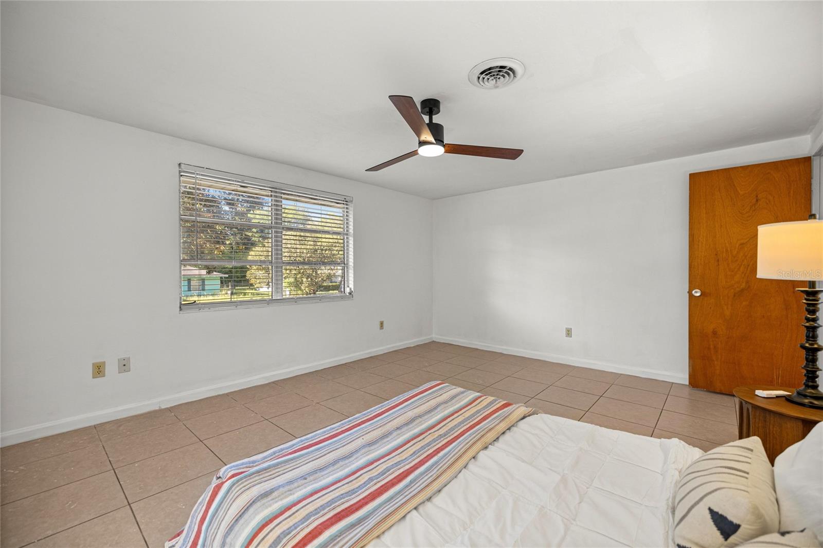 RAINBOW S END ESTATE - Residential