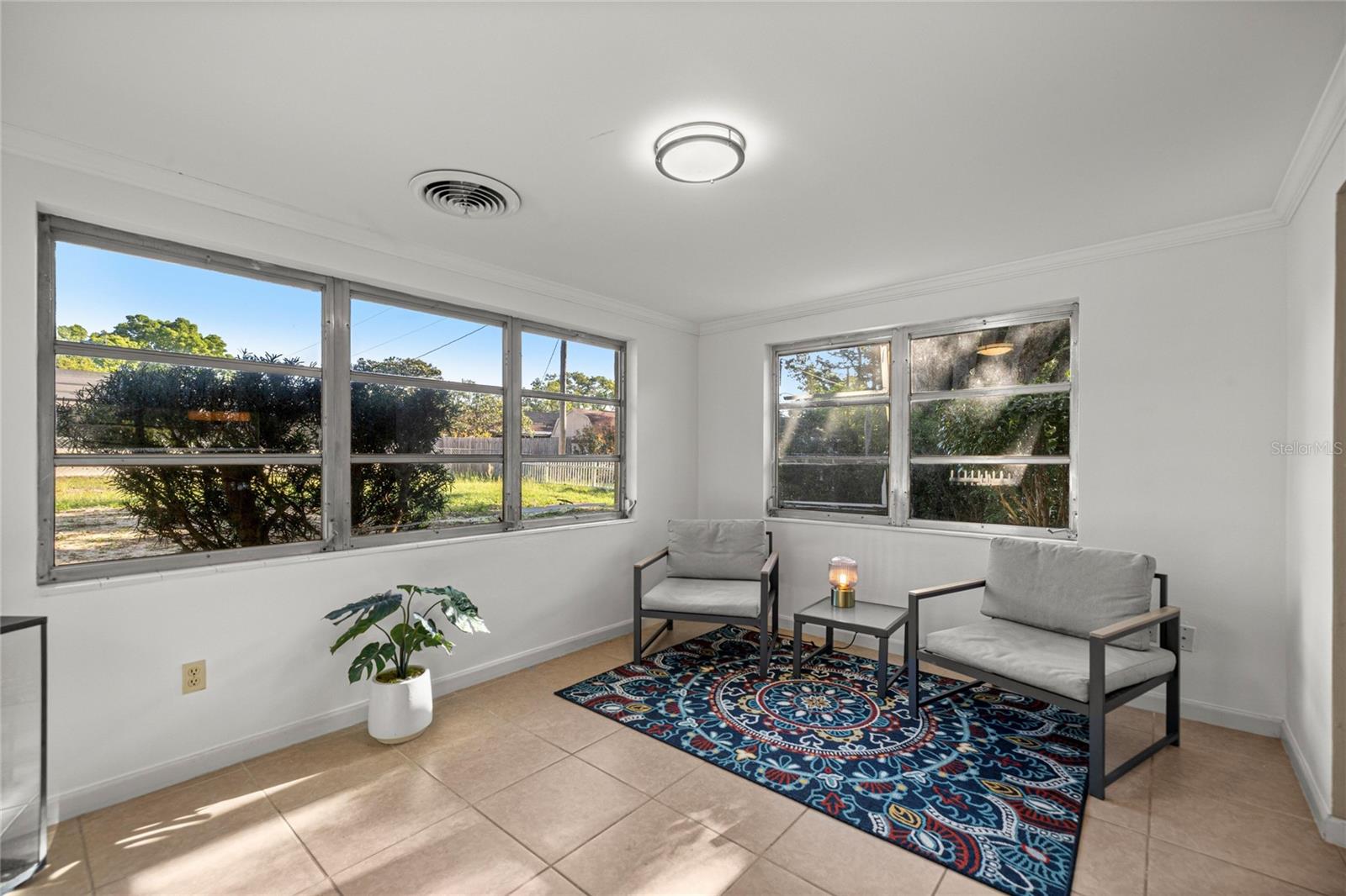 RAINBOW S END ESTATE - Residential