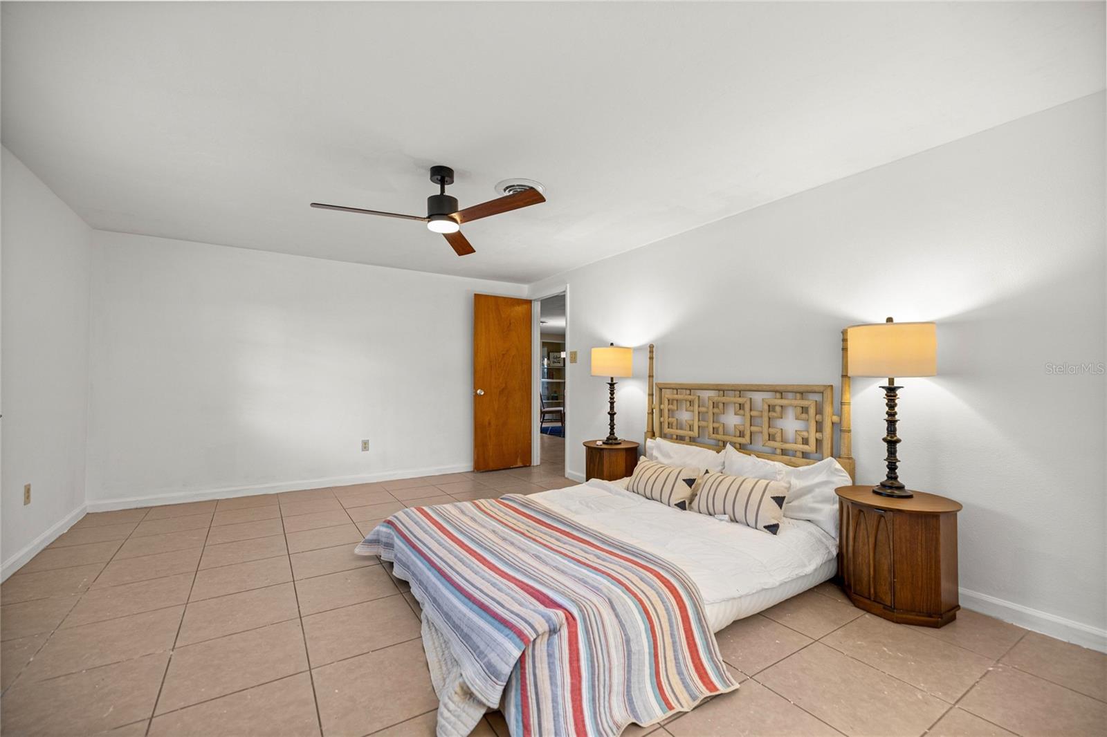 RAINBOW S END ESTATE - Residential