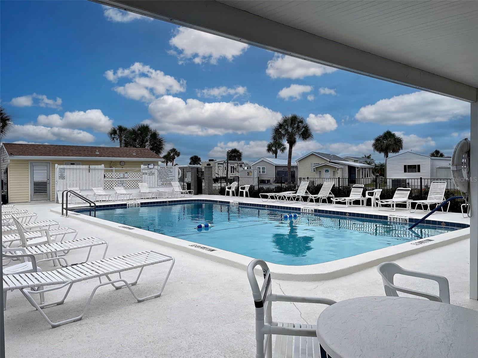 HOLIDAY TRAVEL PARK ENGLEWOOD - Residential