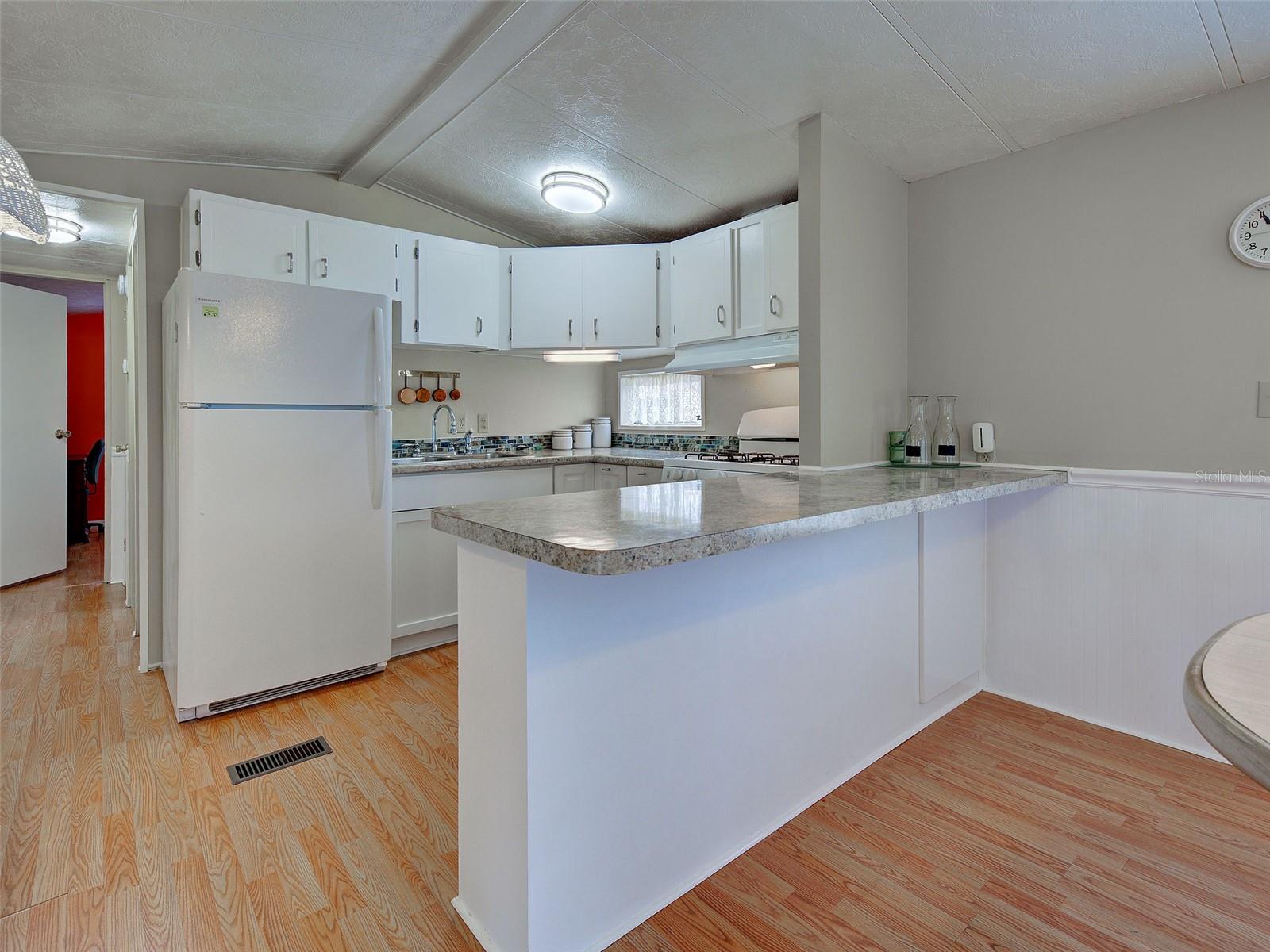 HOLIDAY TRAVEL PARK ENGLEWOOD - Residential