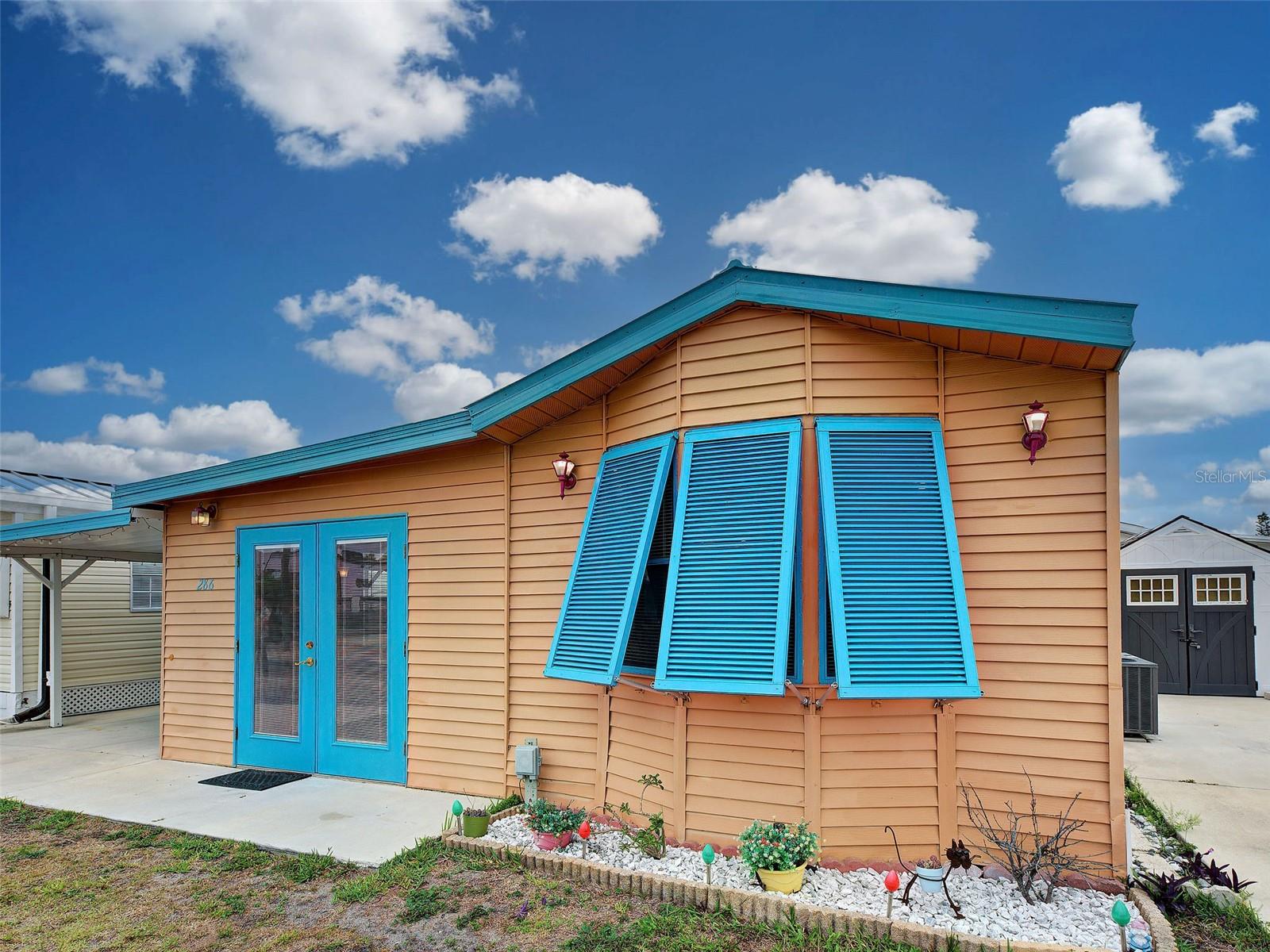 HOLIDAY TRAVEL PARK ENGLEWOOD - Residential