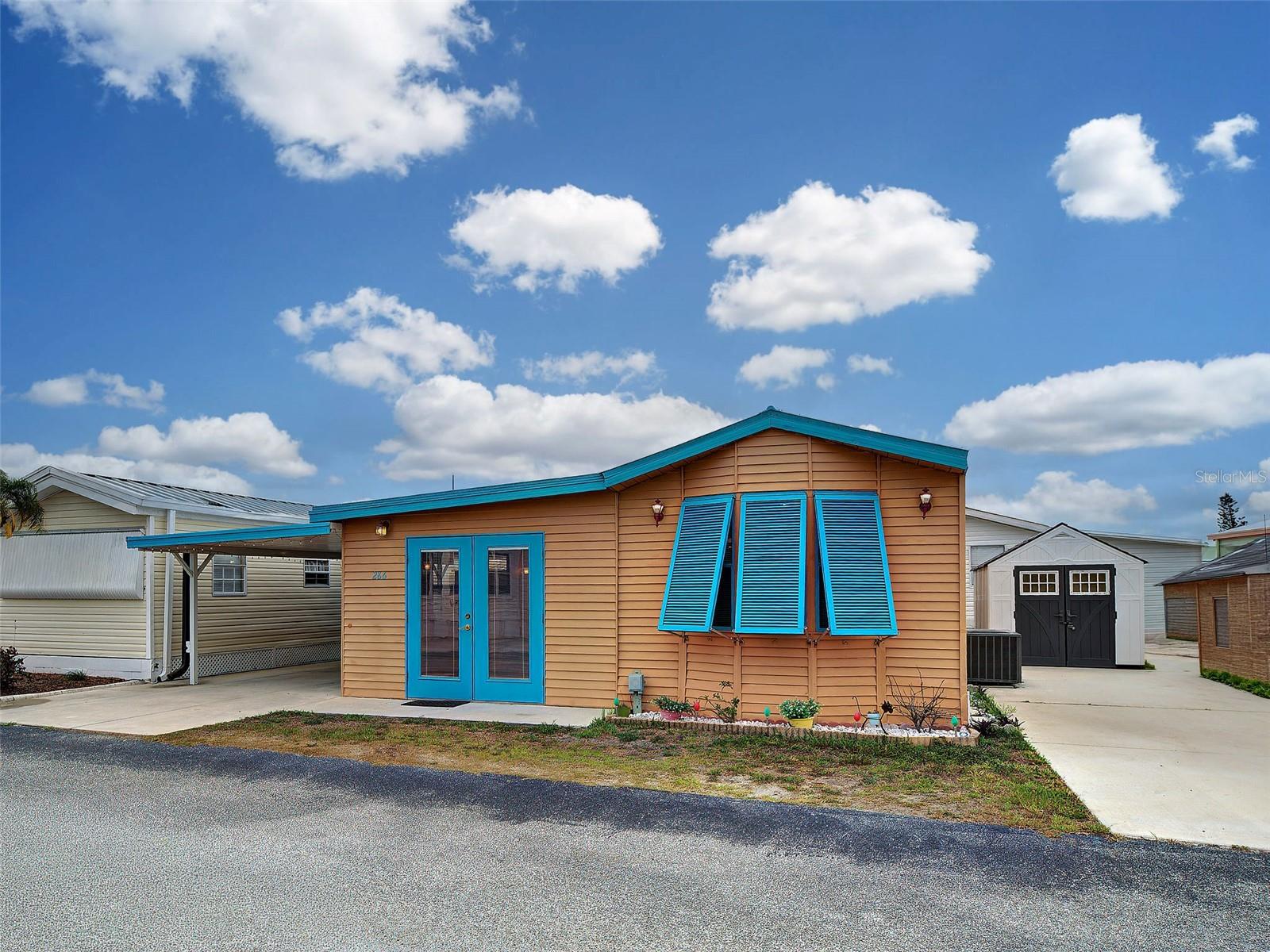 HOLIDAY TRAVEL PARK ENGLEWOOD - Residential