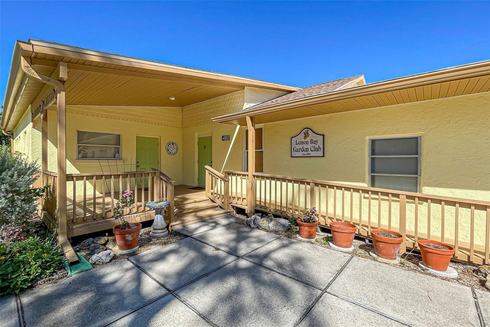 HOLIDAY TRAVEL PARK ENGLEWOOD - Residential