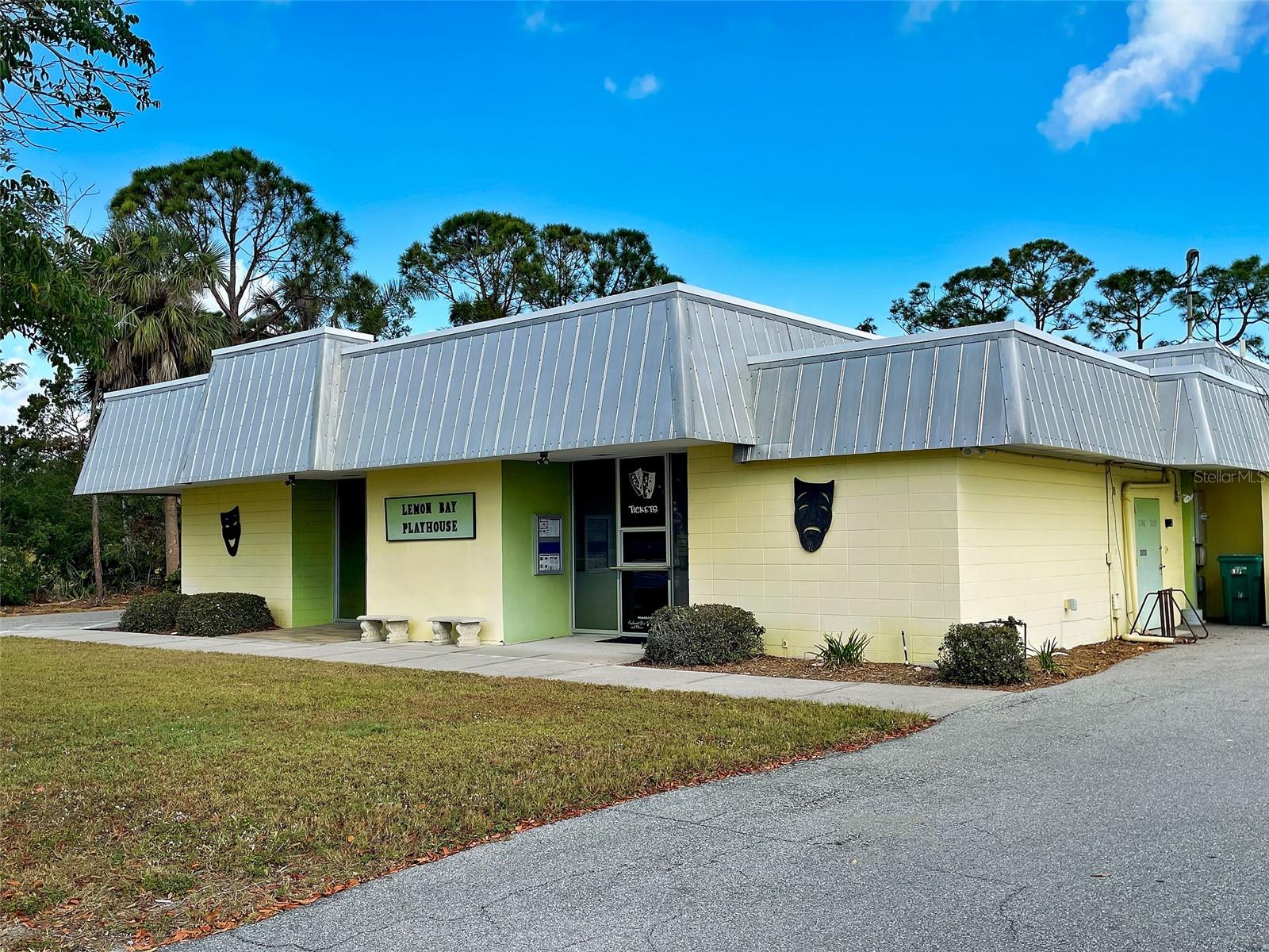 HOLIDAY TRAVEL PARK ENGLEWOOD - Residential