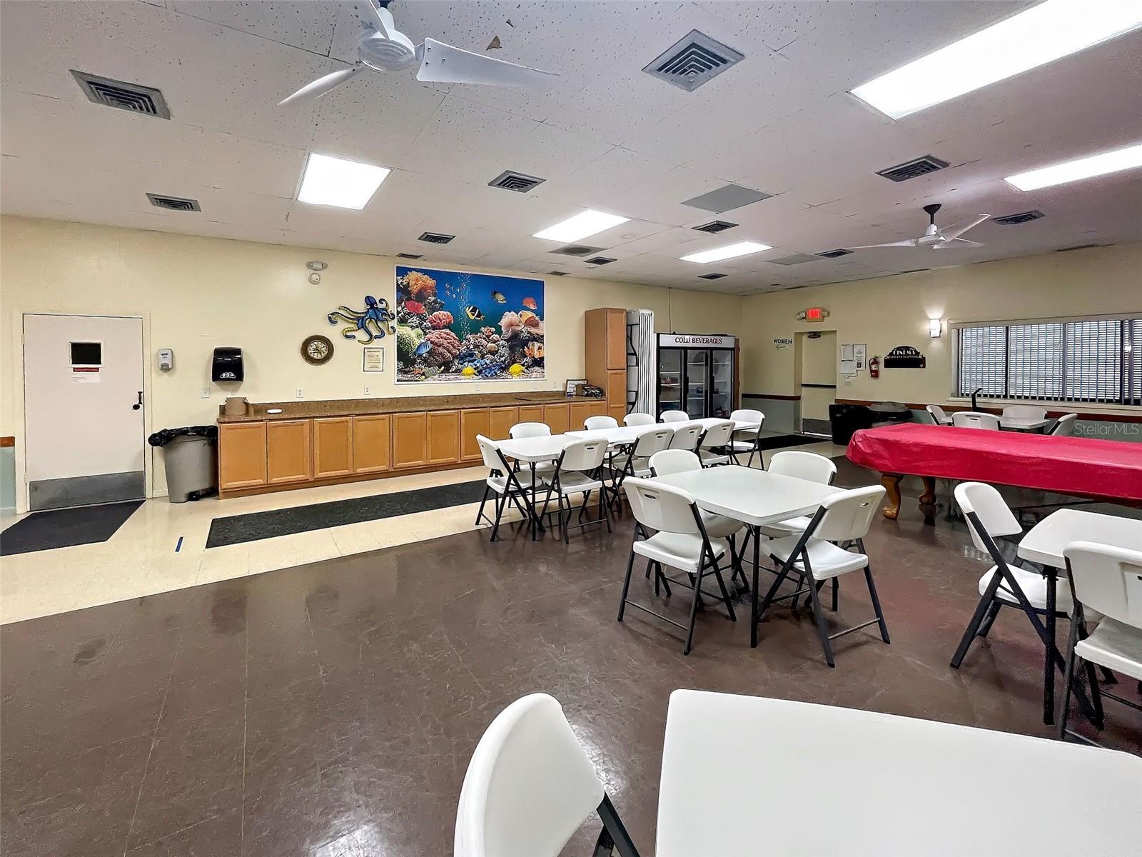 HOLIDAY TRAVEL PARK ENGLEWOOD - Residential