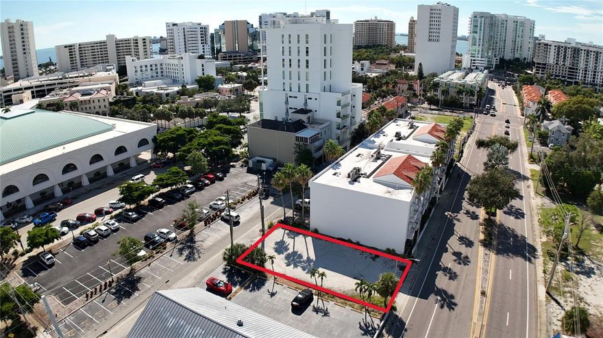 Unlock the possibilities with this exceptional vacant lot located at 1374 Fruitville Rd, Sarasota, FL 34236. Boasting 49 feet of high-visibility frontage on bustling Fruitville Road, this 4,880 SF parcel offers a strategic footprint in one of Sarasota’s most dynamic corridors.
With dimensions of approximately 49x97x50x96, the lot presents a nearly rectangular layout ideal for a variety of development opportunities. Whether you're envisioning a boutique office, retail space, or mixed-use concept, this site delivers unmatched exposure and accessibility.
Situated just moments from downtown Sarasota’s cultural attractions, dining, and waterfront, the property benefits from strong traffic counts and proximity to established businesses. Zoned DTC (Downtown Core) provides for flexible use (verify with local zoning), this is a rare chance to secure a slice of Sarasota’s thriving urban landscape!