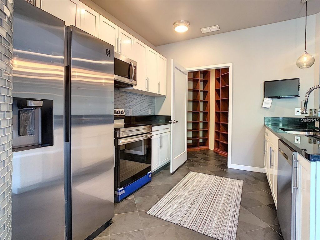 Photo of 1 S Eola Drive #11, Orlando, FL 32801 (MLS # O6384212)