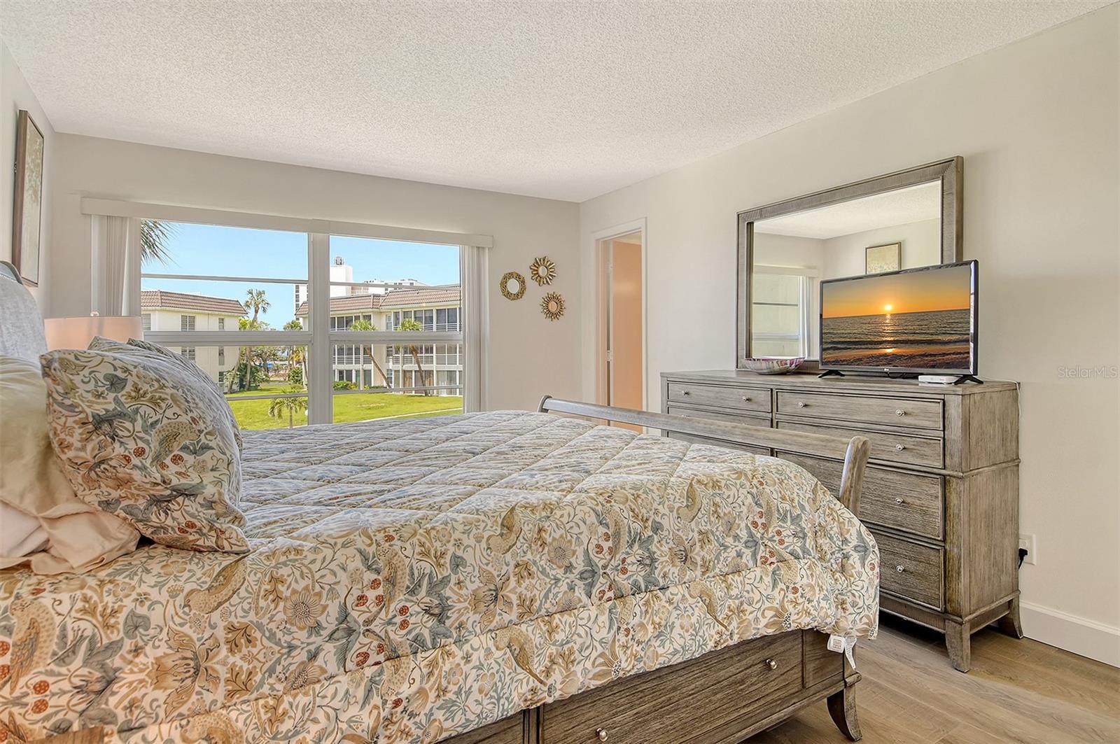 LONGBOAT HARBOUR - Residential