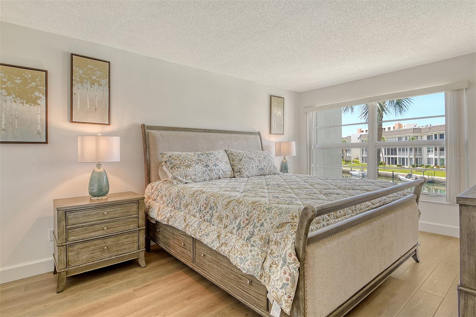 LONGBOAT HARBOUR - Residential