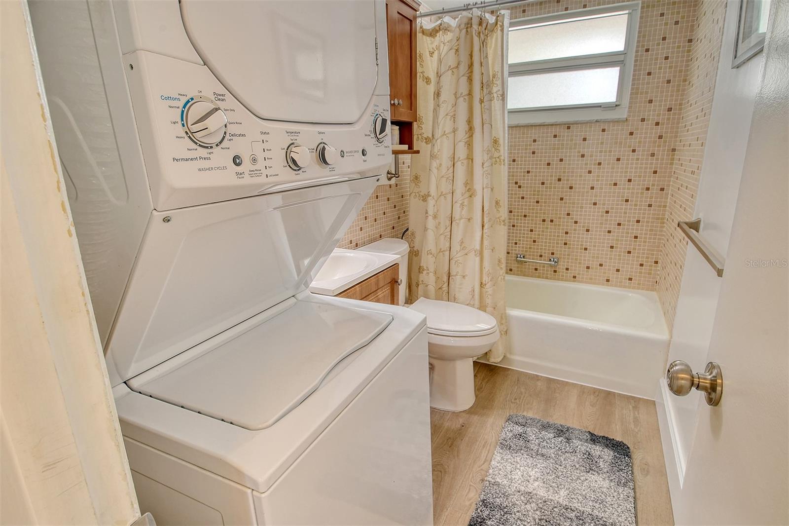 LONGBOAT HARBOUR - Residential