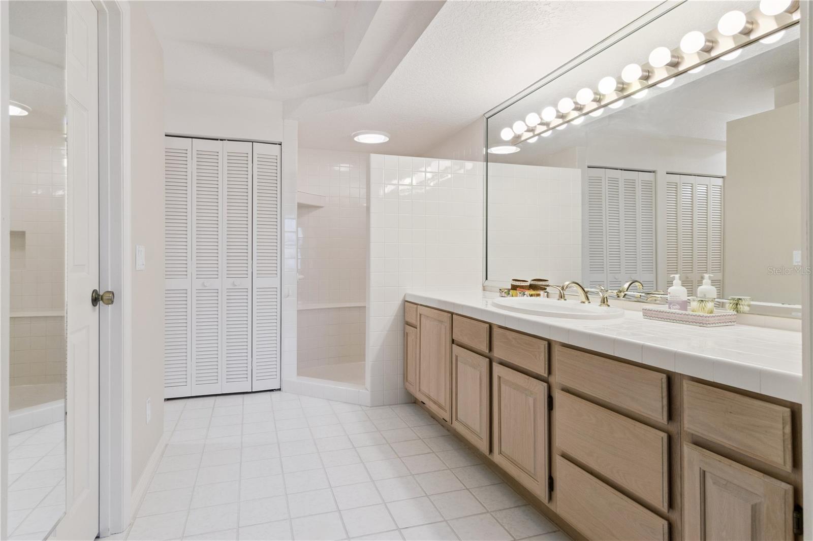 WINTERSET 04 A CONDO PH 01 - Residential