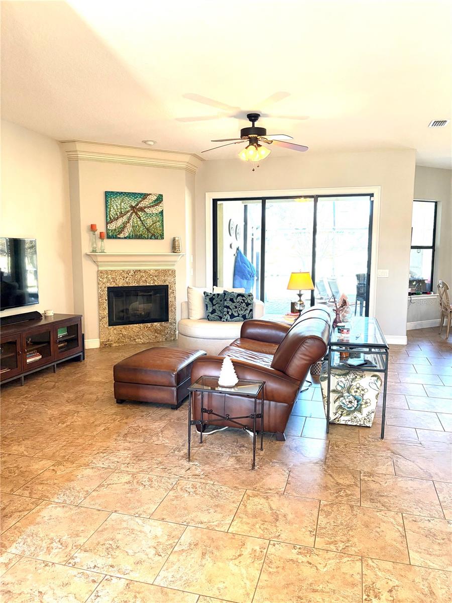 388 HAMMOCK OAK CIRCLE