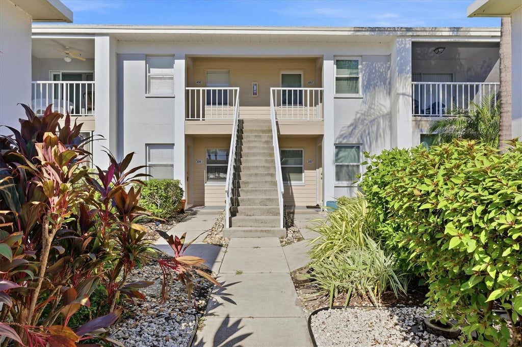 Photo of 427 Cerromar Lane #356, Venice, FL 34293 (MLS # N6146166)