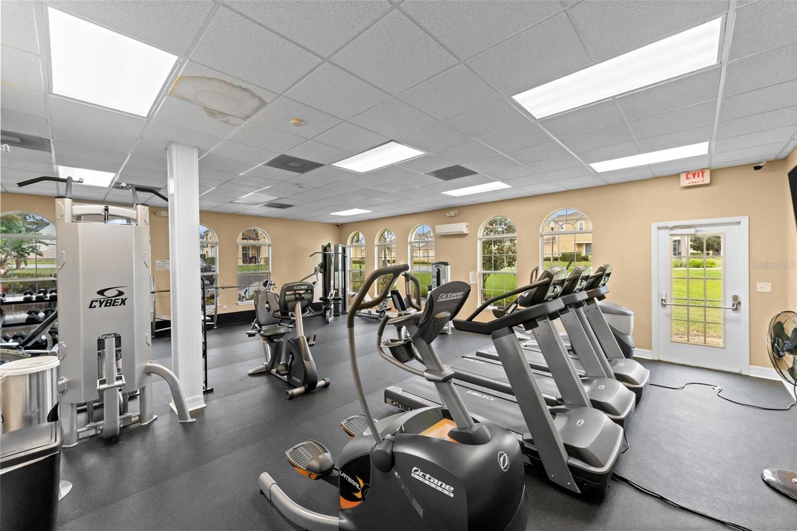 CHATEAU CONDOMINIUMS AT MAGNOLIA POINTE PHASE IV - Residential