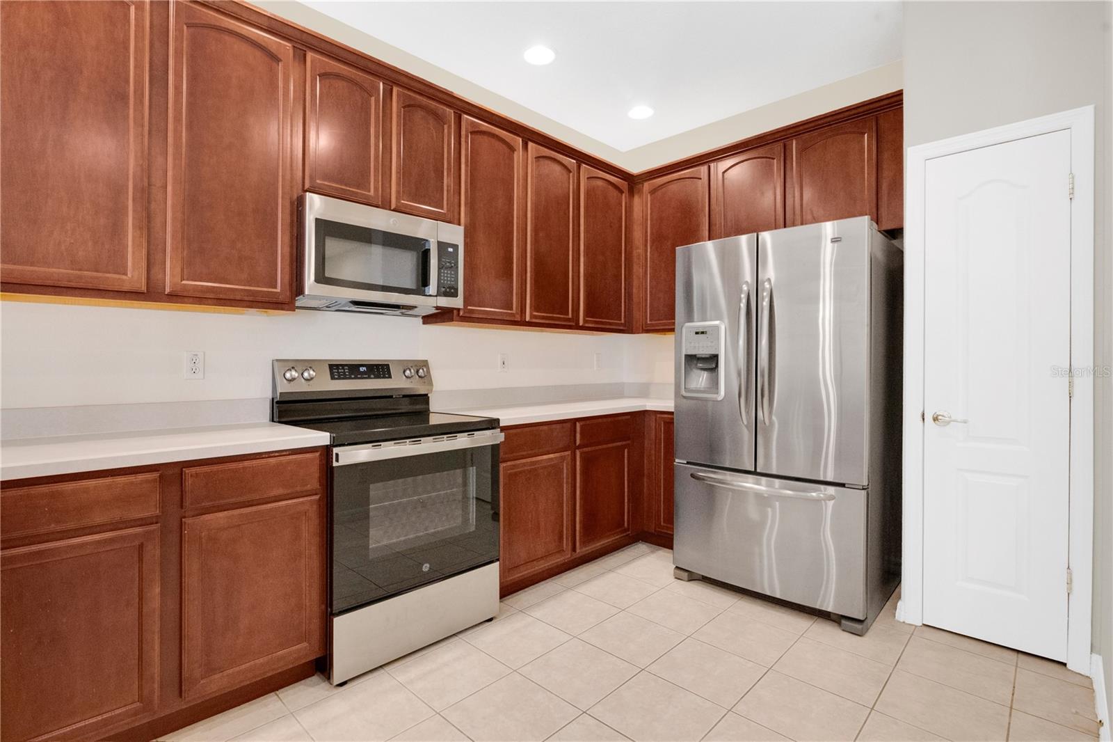 CHATEAU CONDOMINIUMS AT MAGNOLIA POINTE PHASE IV - Residential