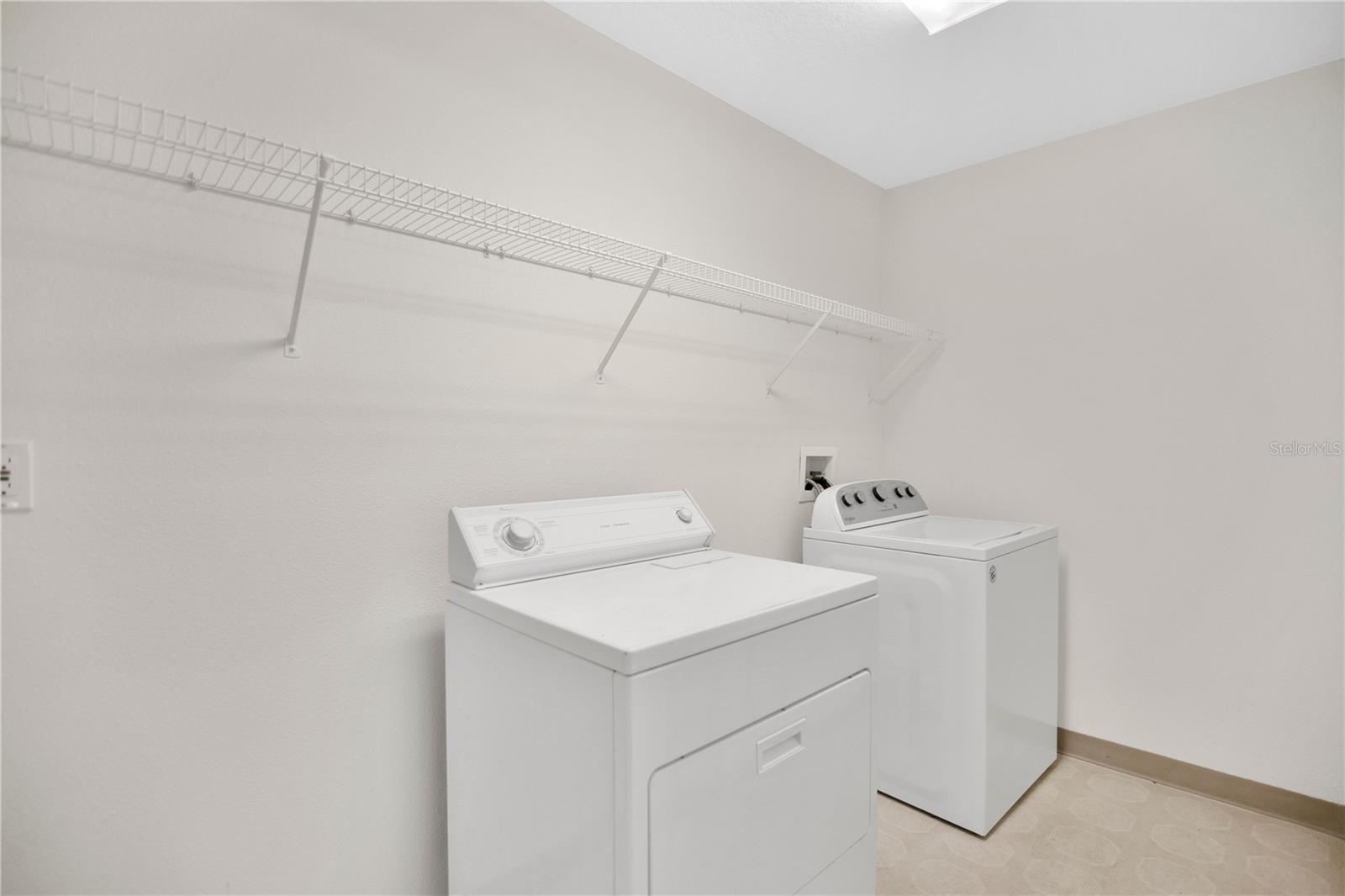 CHATEAU CONDOMINIUMS AT MAGNOLIA POINTE PHASE IV - Residential