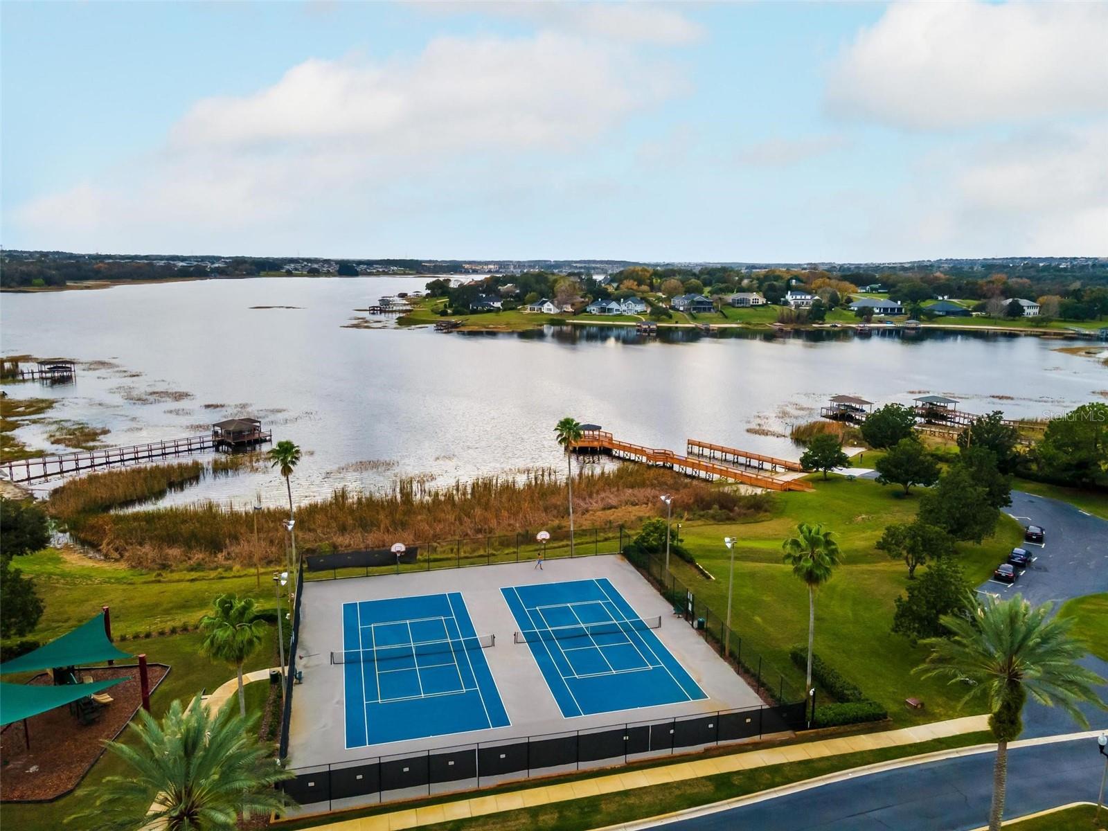 CHATEAU CONDOMINIUMS AT MAGNOLIA POINTE PHASE IV - Residential