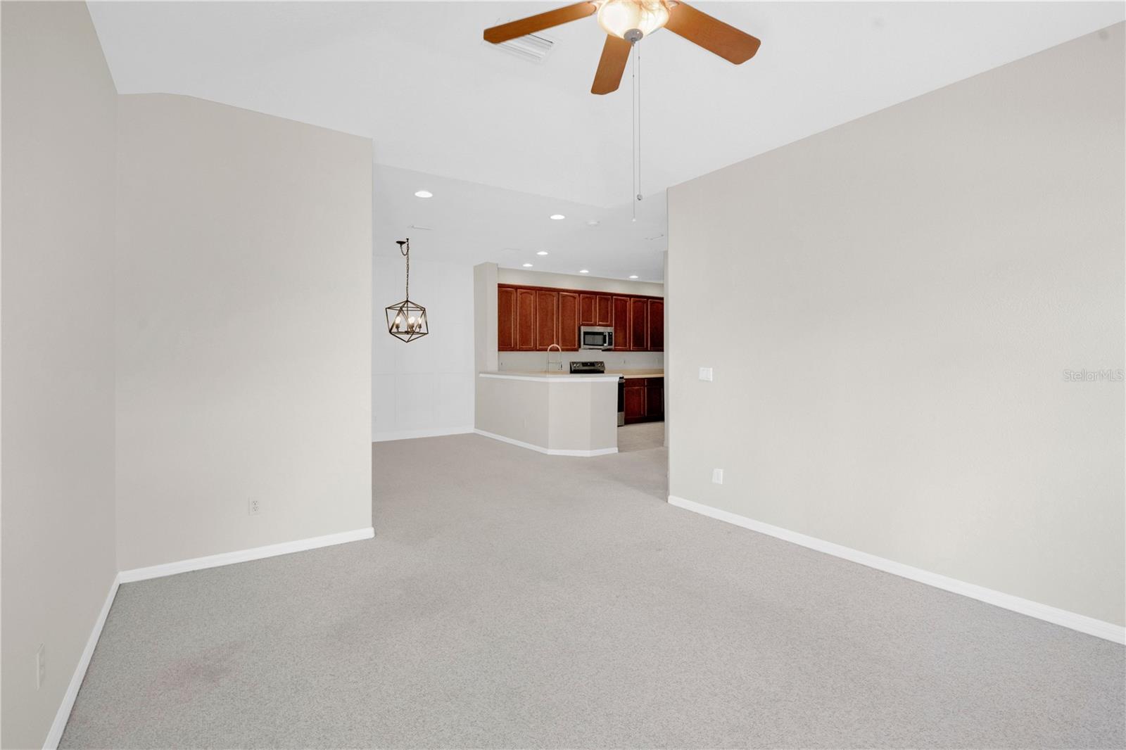 CHATEAU CONDOMINIUMS AT MAGNOLIA POINTE PHASE IV - Residential