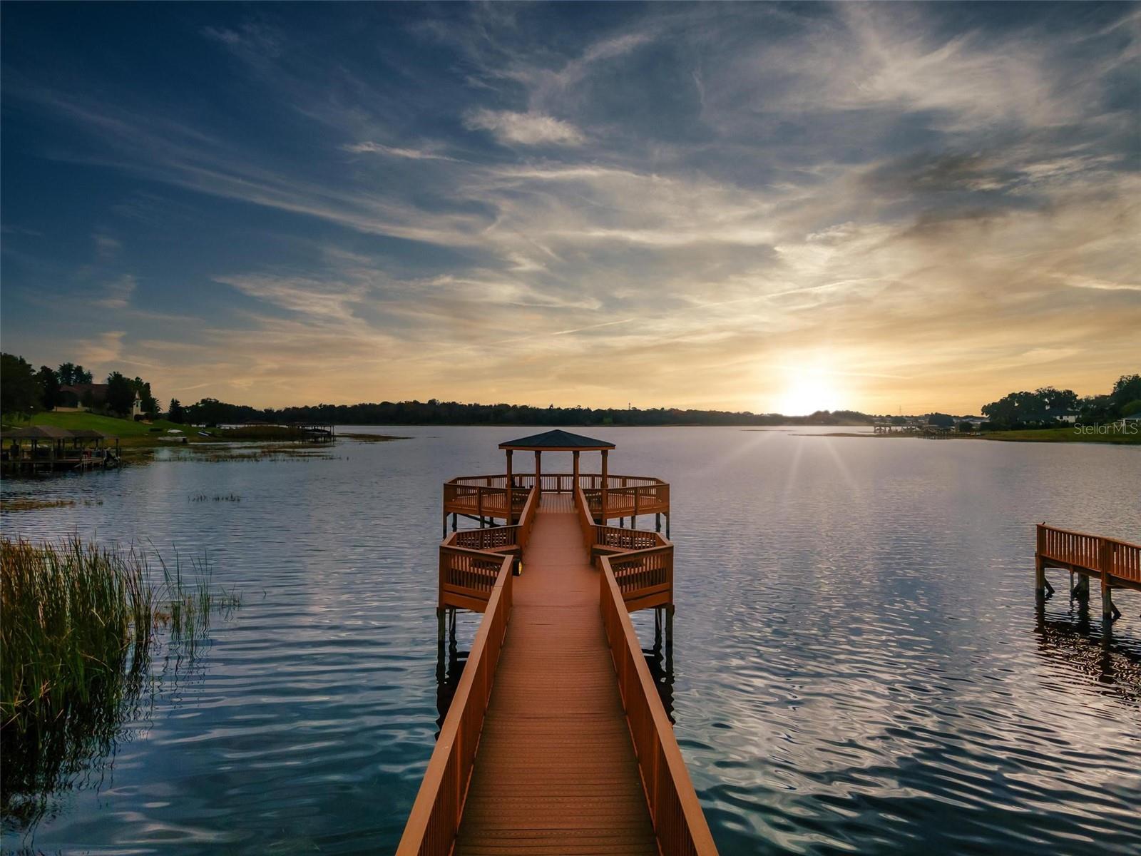 CHATEAU CONDOMINIUMS AT MAGNOLIA POINTE PHASE IV - Residential